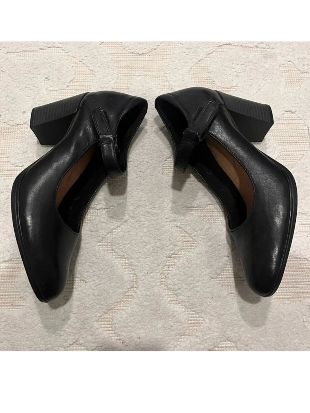 Clarks Block Heel Mary Jane Pumps - Picture 4 of 8